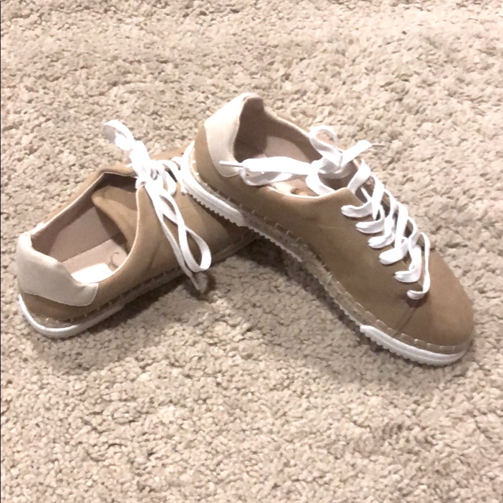 BRAND NEW Fashion sneakers